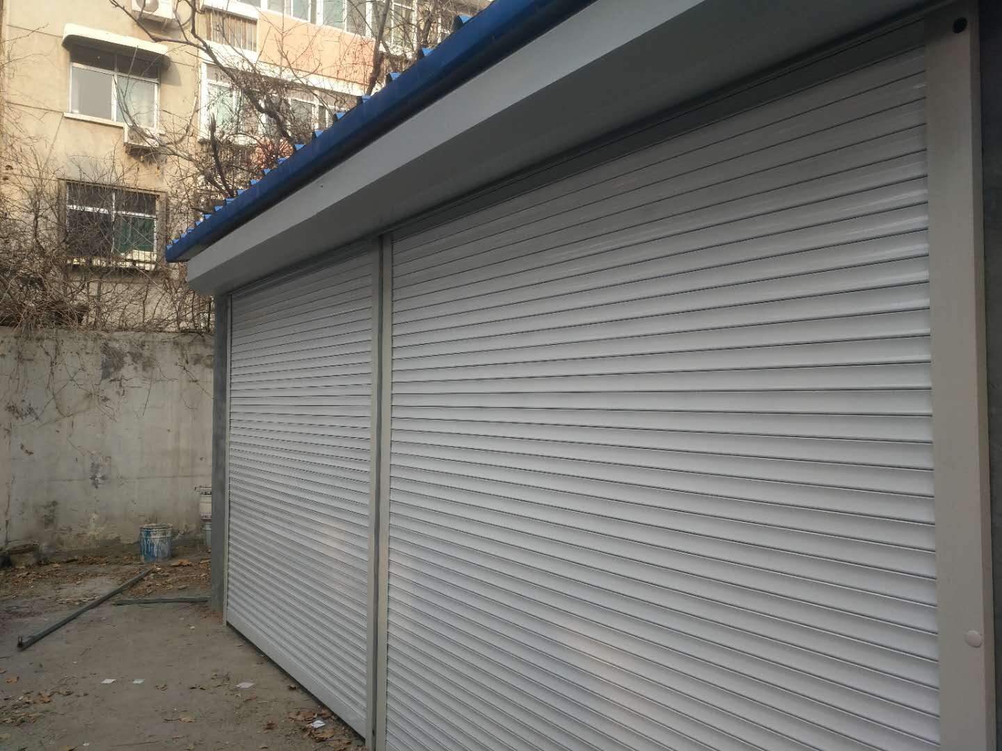 防火卷簾門安裝時對周邊環(huán)境有哪些影響？