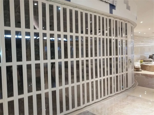 車庫(kù)門壞了換舊的行嗎？